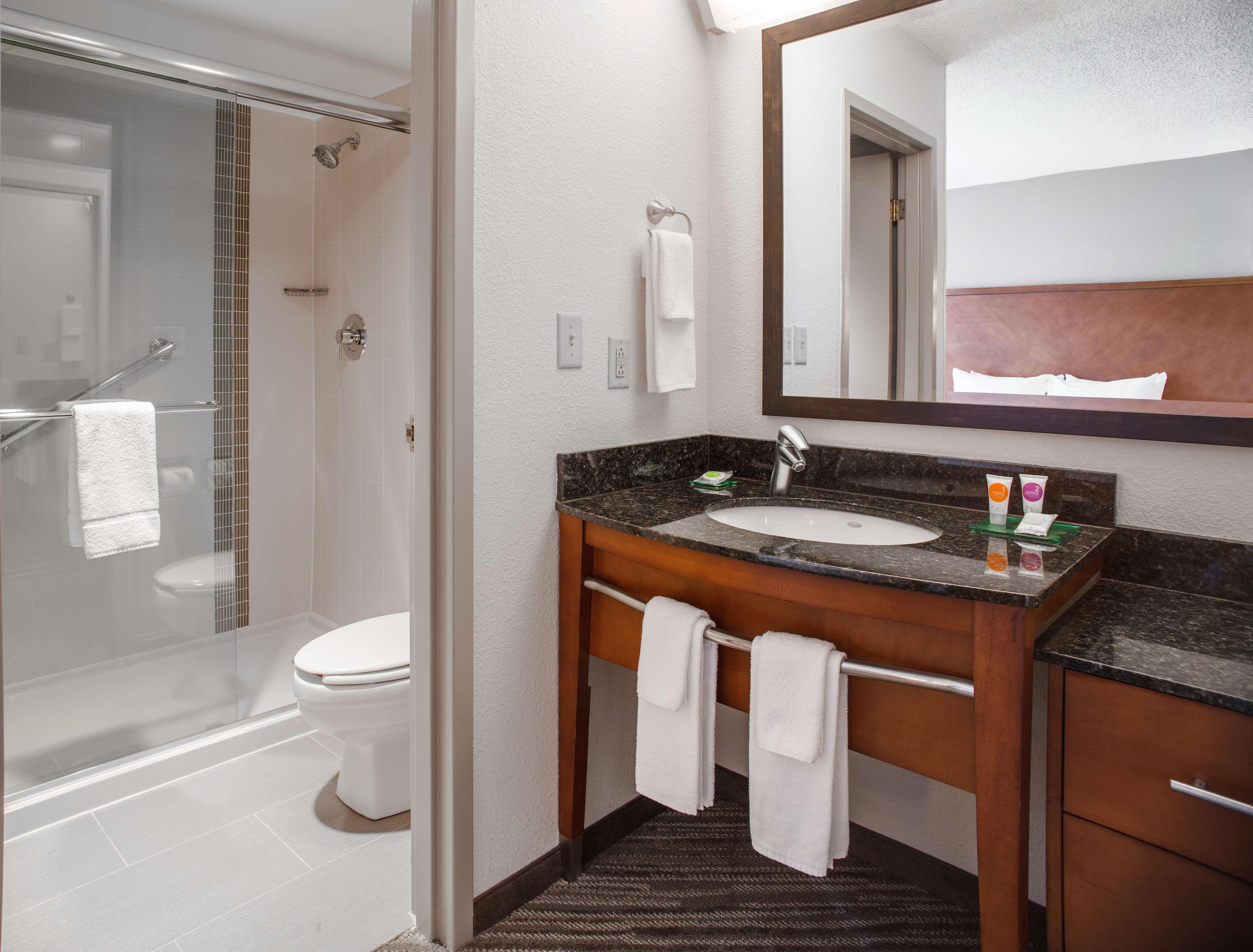 Hyatt Place Cincinnati Blue Ash Bagian luar foto